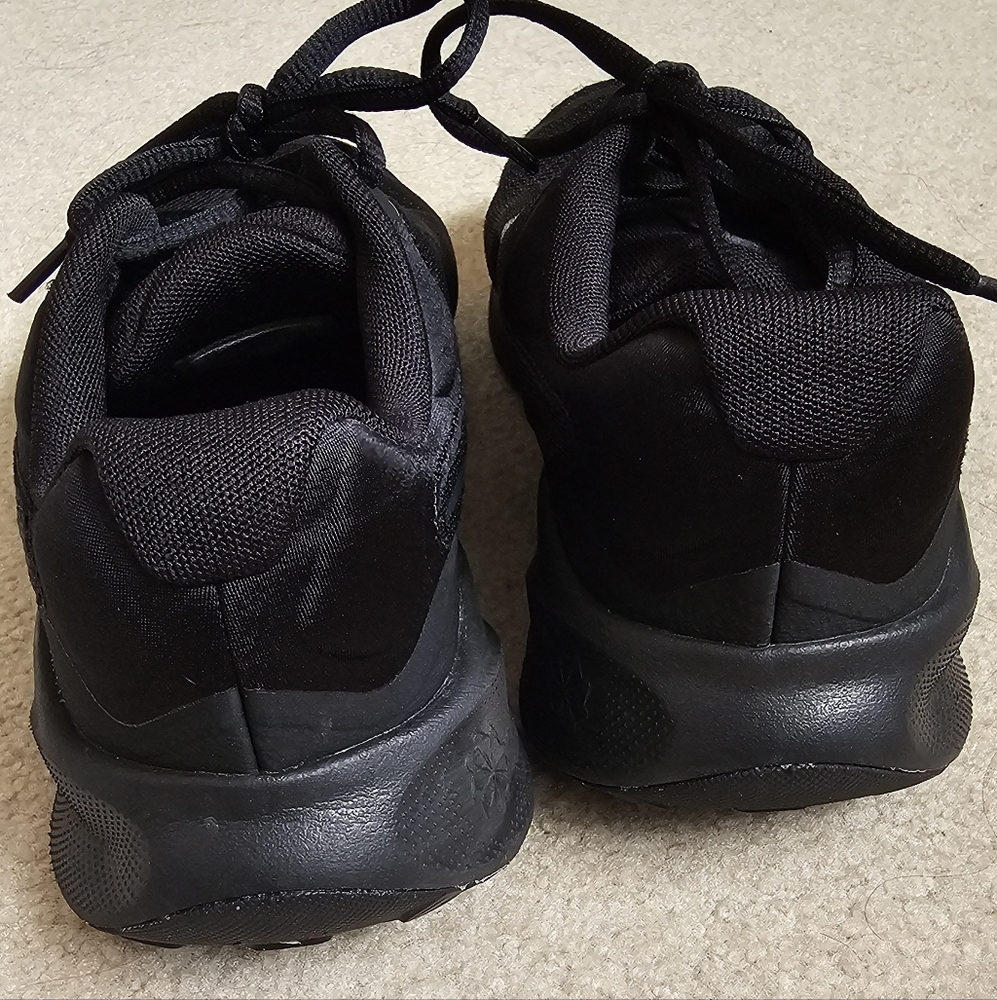 Women's Nike Revolution Black Running Shoes - Excellent Condition - Picture 5 of 7